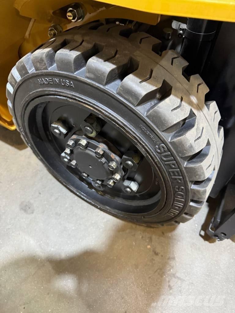 CAT FGC25N Montacargas - otros