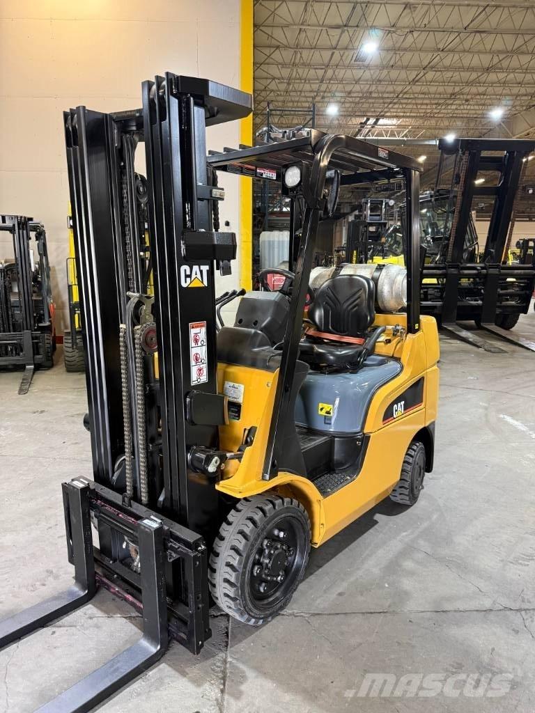 CAT FGC25N Montacargas - otros
