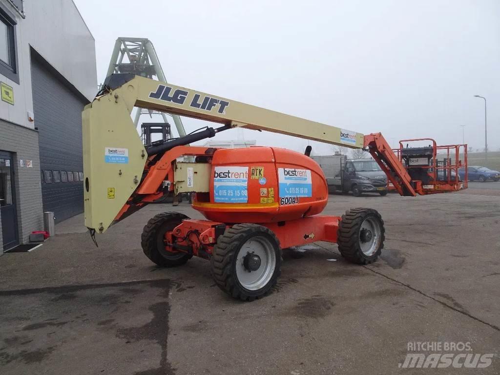 JLG 600AJ Plataformas con brazo de elevación manual