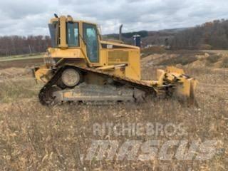 CAT D6N Buldozer sobre oruga