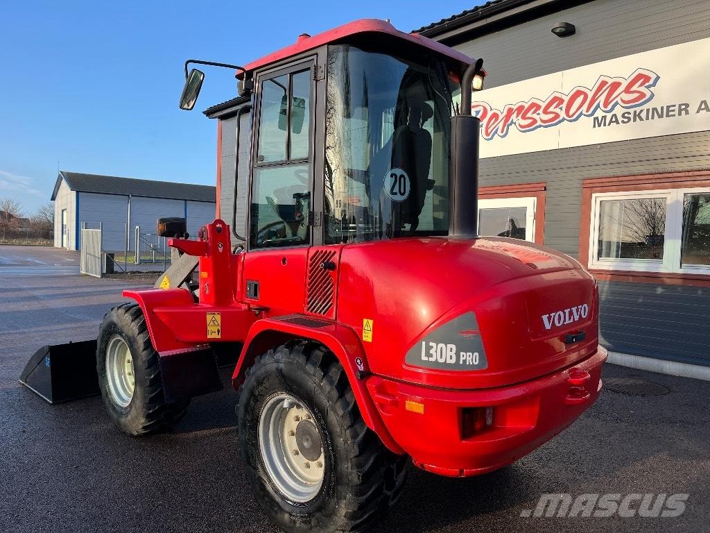 Volvo L30 Pro-10 Cargadoras sobre ruedas