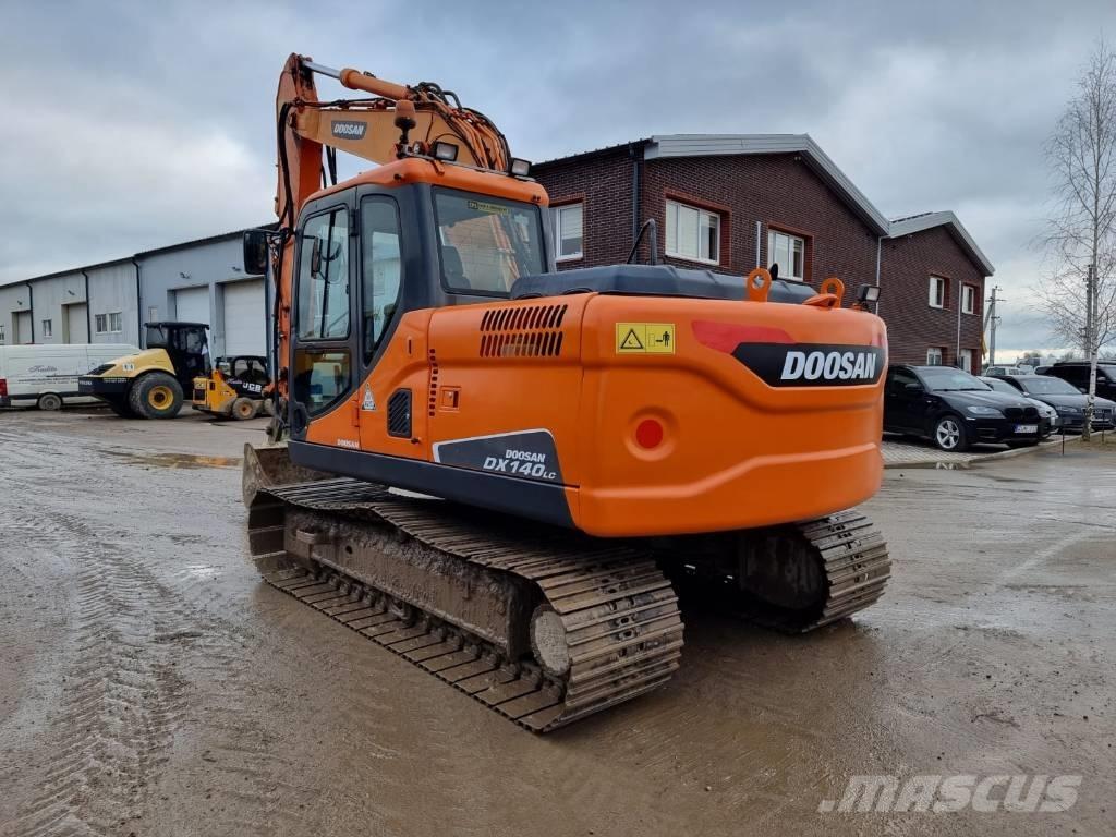 Doosan DX 140 LC Excavadoras sobre orugas