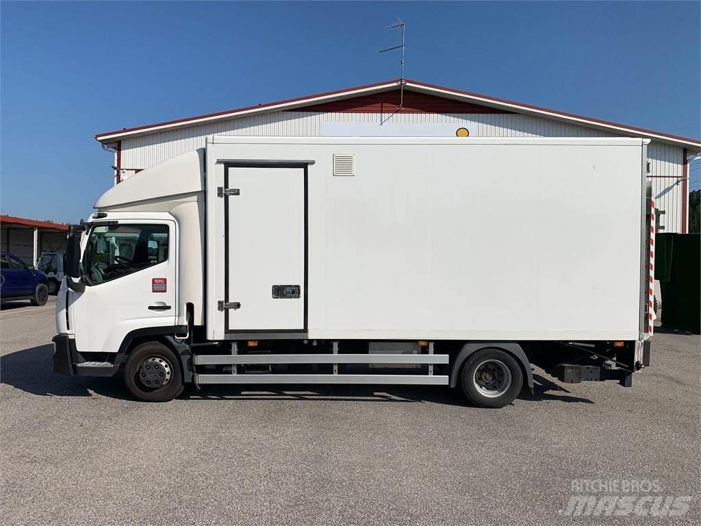 Renault D Camiones con caja de remolque