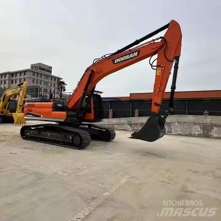 Doosan DX300LC Excavadoras sobre orugas