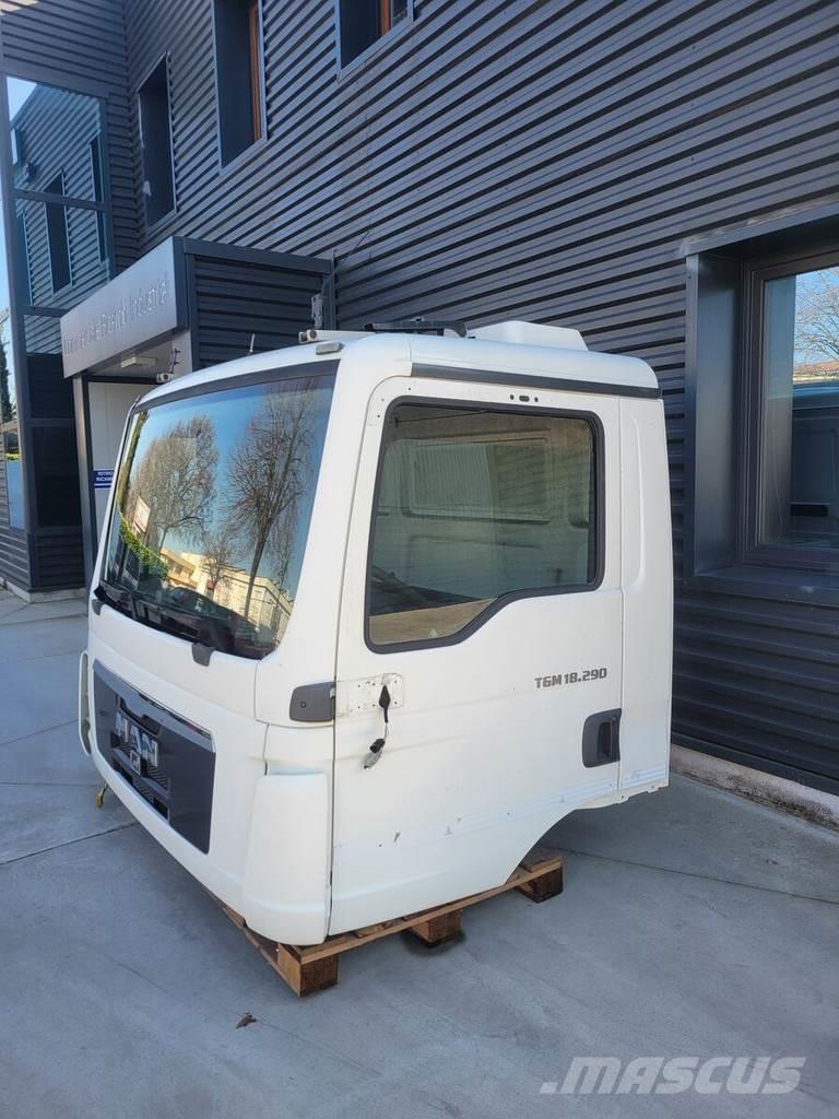 MAN TGM - Day cab Cabinas