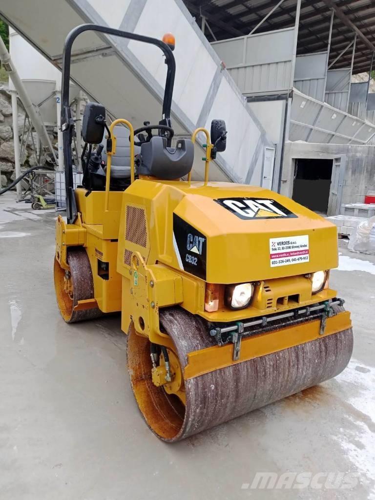 CAT CB 32 Rodillos de doble tambor