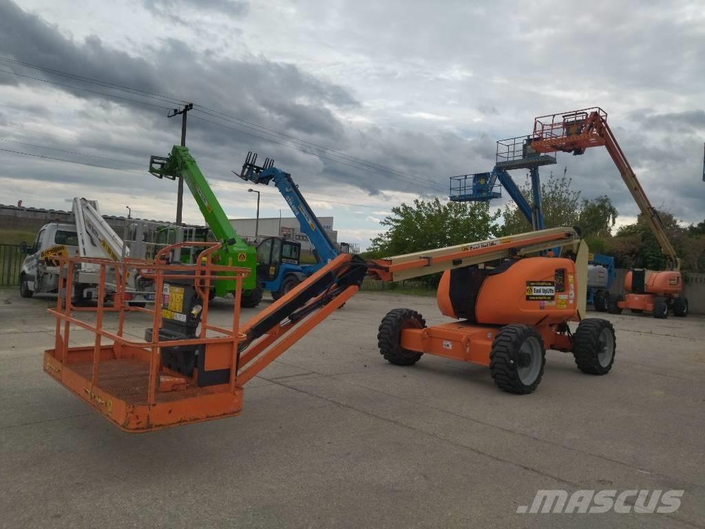 JLG 600 AJ Plataformas con brazo de elevación manual