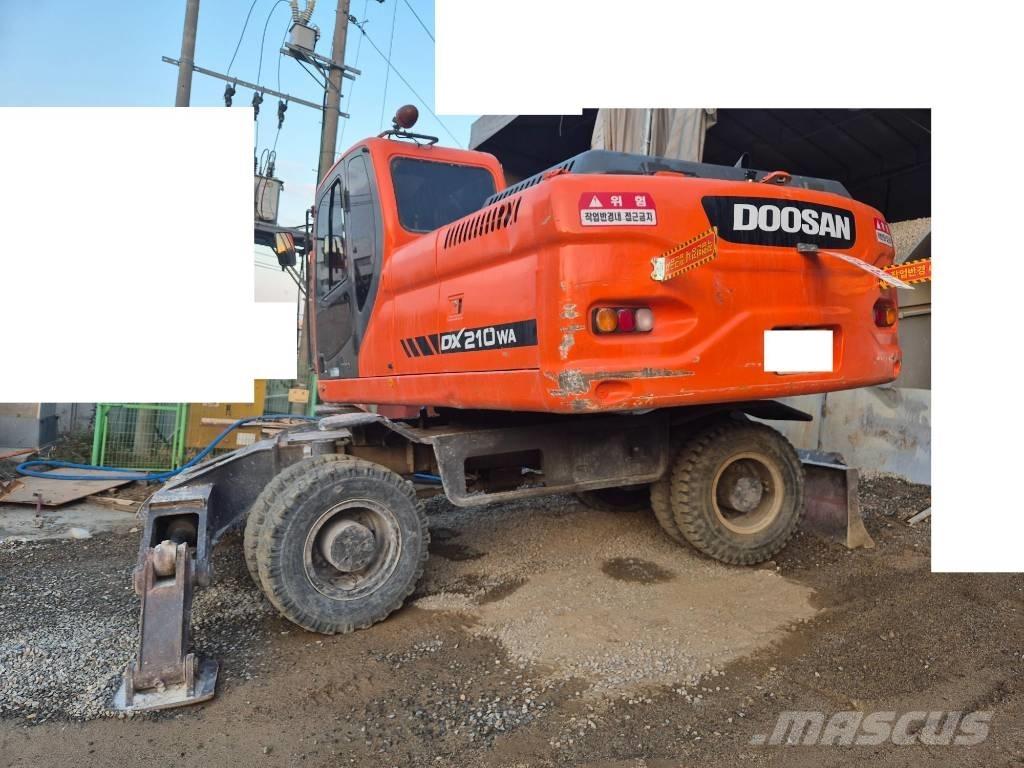 Doosan DX210W Excavadoras de ruedas