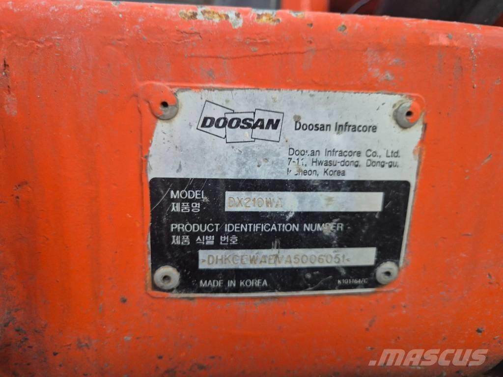 Doosan DX210W Excavadoras de ruedas