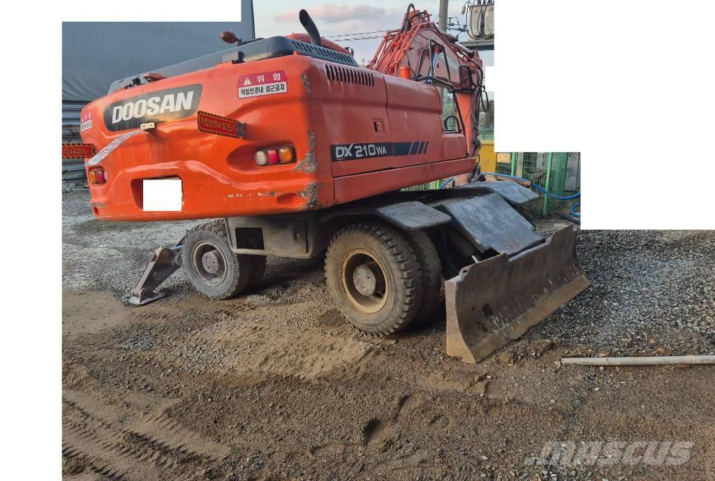 Doosan DX210W Excavadoras de ruedas