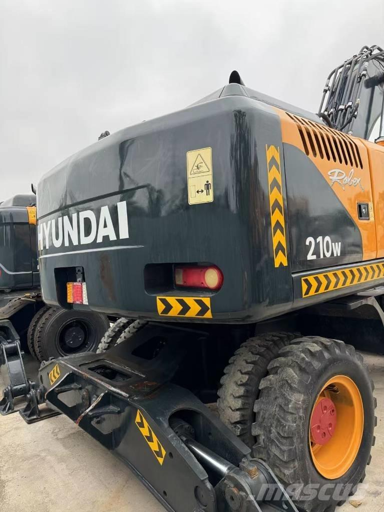 Hyundai R210W-9 Excavadoras de ruedas