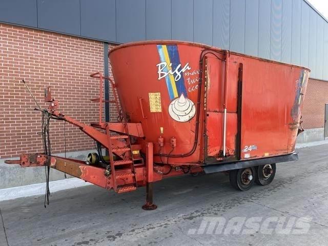 Peecon 24m³ Mezcladoras distribuidoras