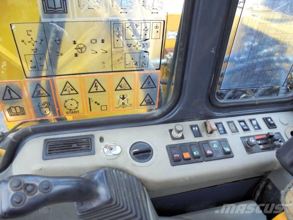Komatsu PW 130ES-6K Excavadoras de ruedas