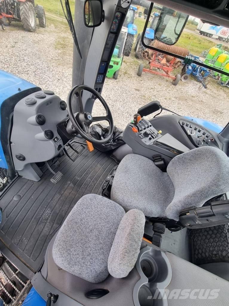 New Holland T 8040 Tractores