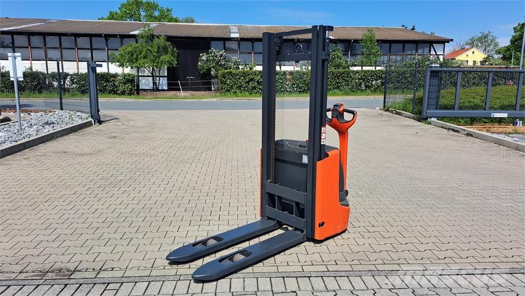 Linde L12- BR1172 Montacargas manual