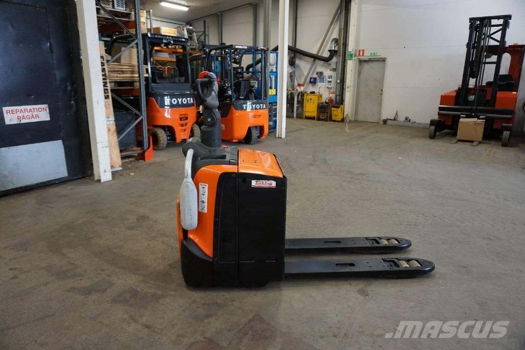 Toyota LPE220 Montacargas con plataformas de baja elevación