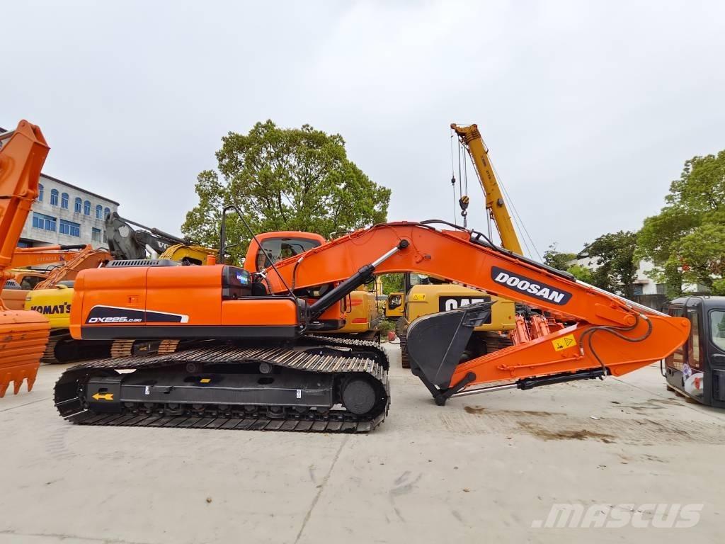 Doosan DX 225 LC Excavadoras sobre orugas