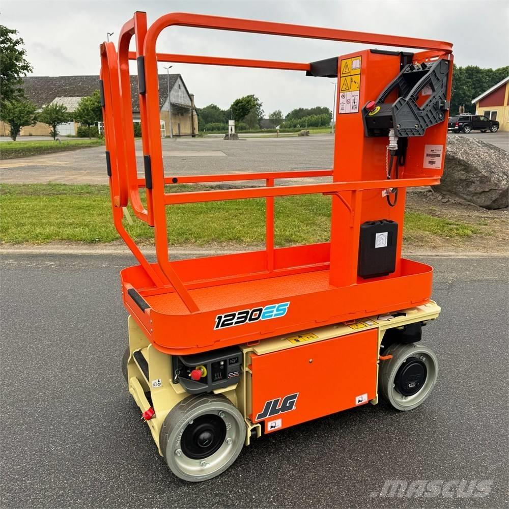 JLG 1230 ES Plataformas con jaula de elevación