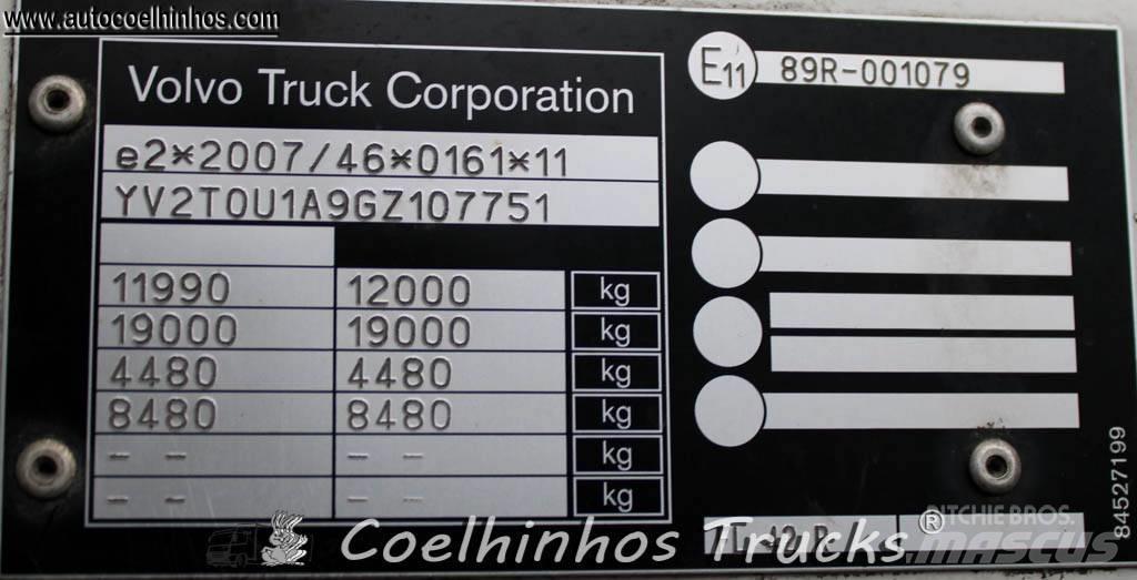 Volvo FL 210 Camiones de caja de lona