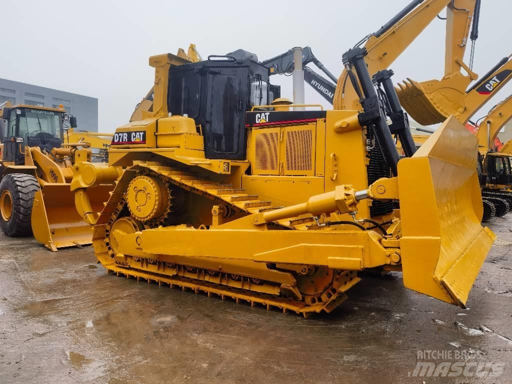 CAT D7R Buldozer sobre oruga