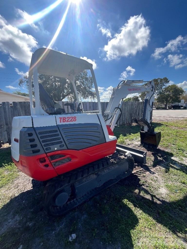 Takeuchi TB 228 Miniexcavadoras