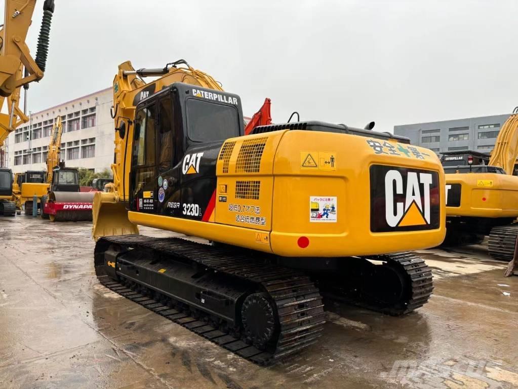 CAT 323 D Excavadoras sobre orugas