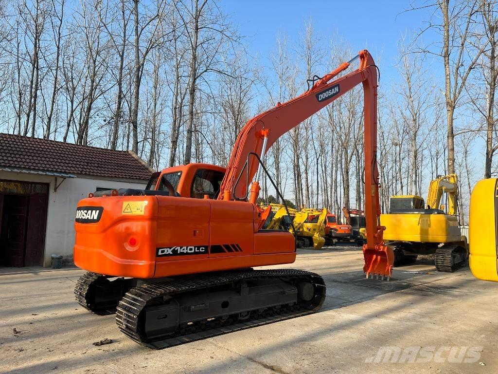 Doosan DX140LC Excavadoras sobre orugas