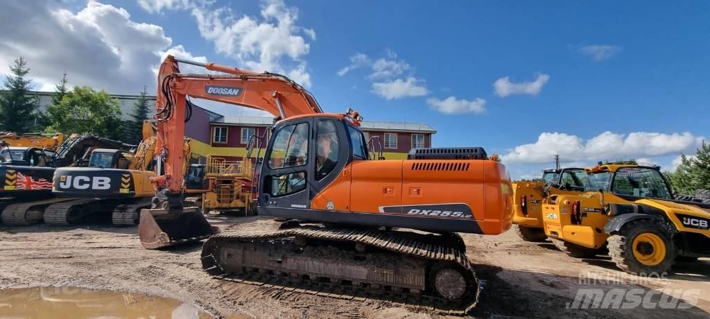 Doosan DX 255LC Excavadoras sobre orugas