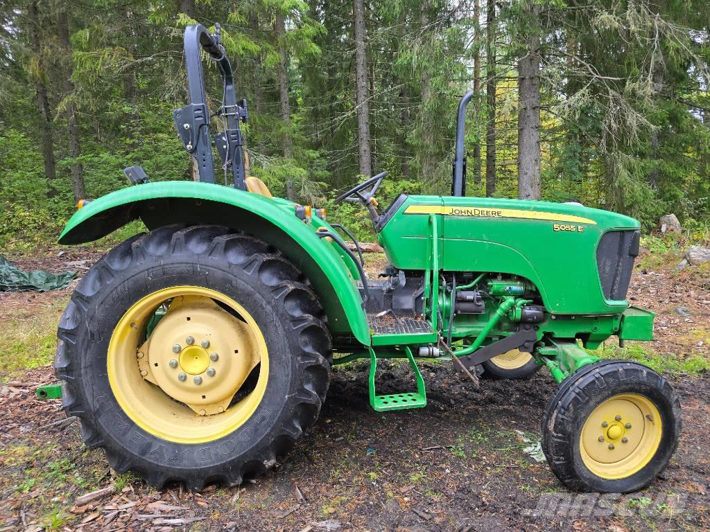John Deere 5055 E Tractores