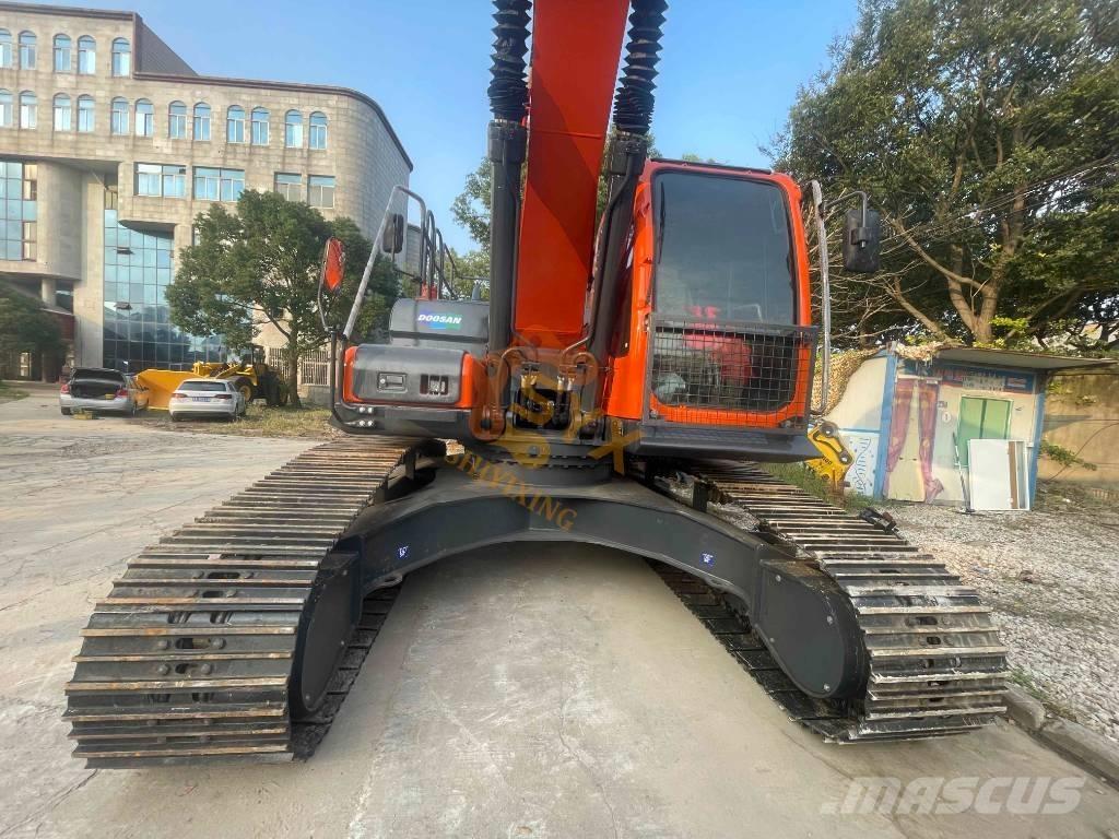 Doosan DX300LC-9C Excavadoras sobre orugas