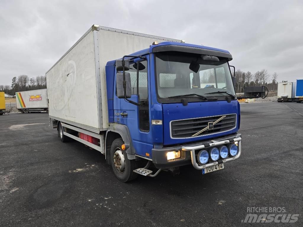 Volvo fl6 Camiones con caja de remolque