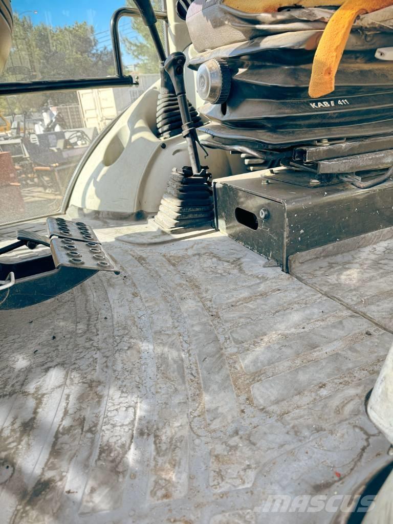 Komatsu WB 140-2N Retrocargadoras