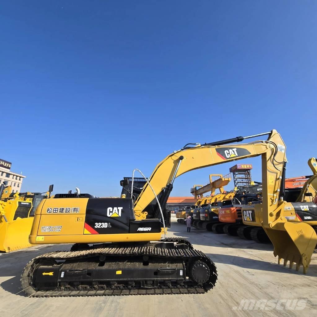 CAT 323 D L Excavadoras 7t - 12t