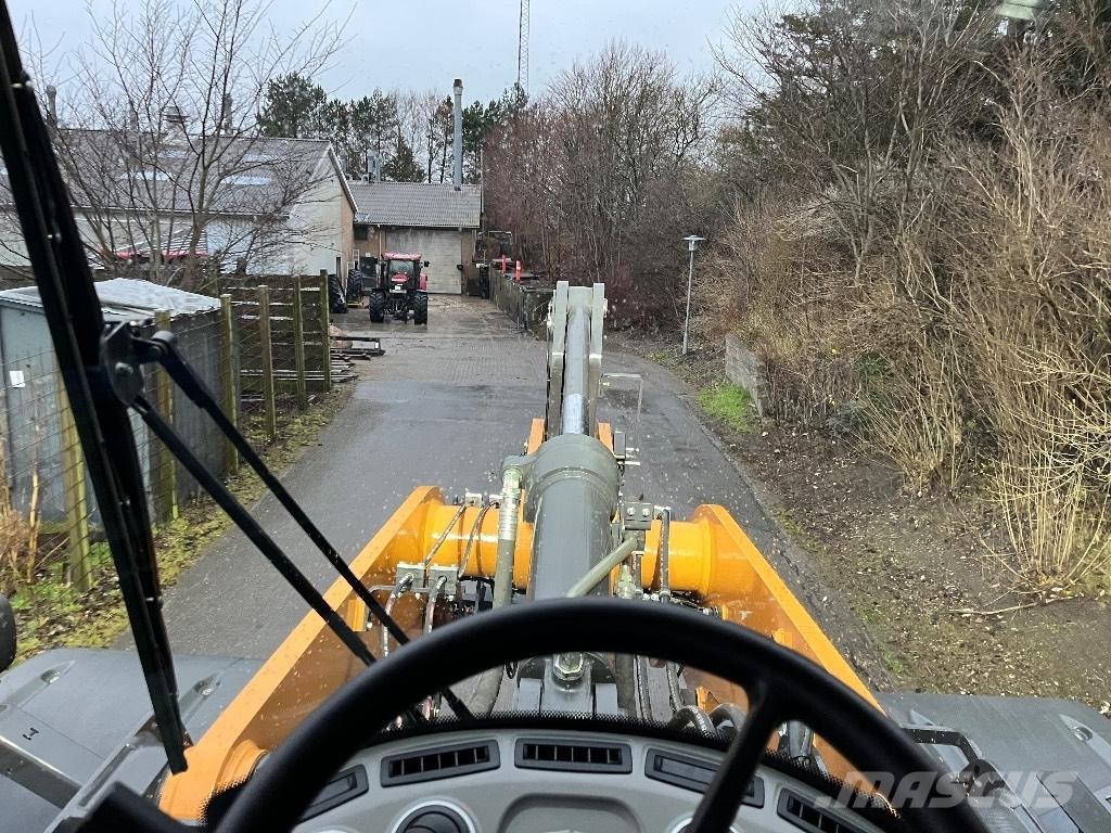 CASE 821 G XR Cargadoras sobre ruedas