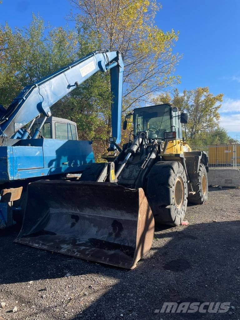 Komatsu WA 200 PT-5 Cargadoras sobre ruedas