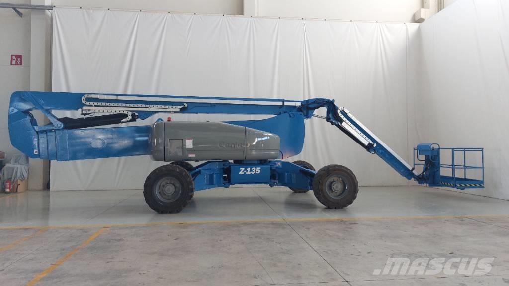 Genie ZX 135/70 Plataformas con brazo de elevación manual