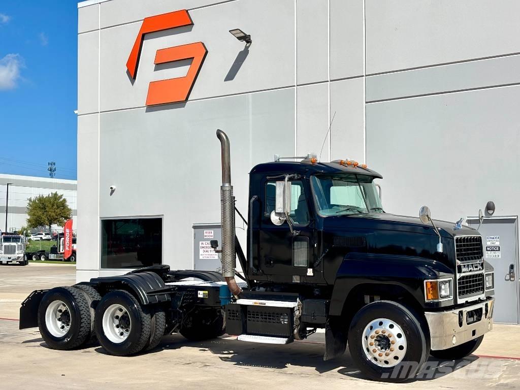 Mack Pinnacle Camiones tractor