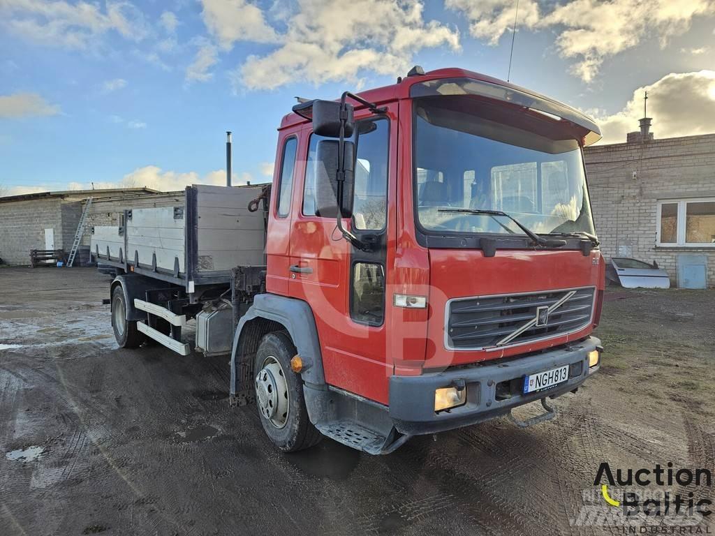 Volvo FL6H4X2 Camiones de cama baja