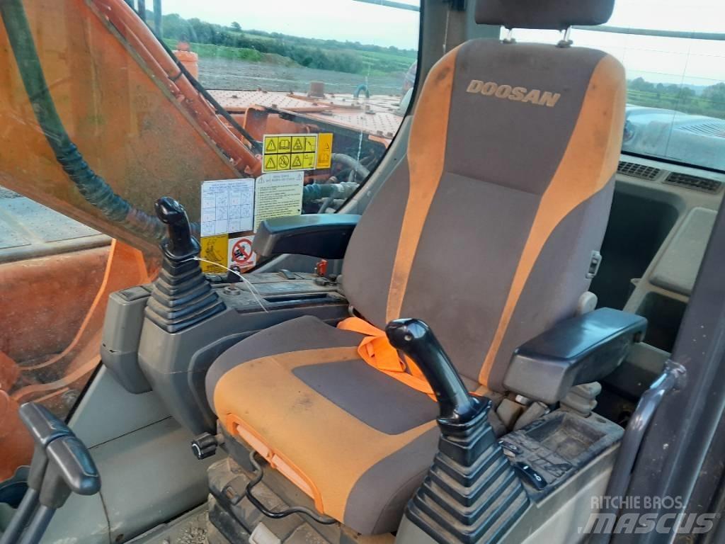 Doosan DX 225 Excavadoras sobre orugas