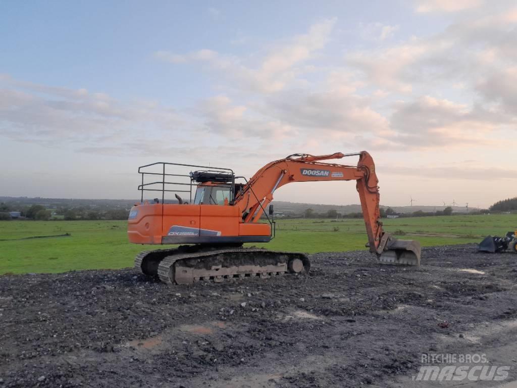 Doosan DX 225 Excavadoras sobre orugas