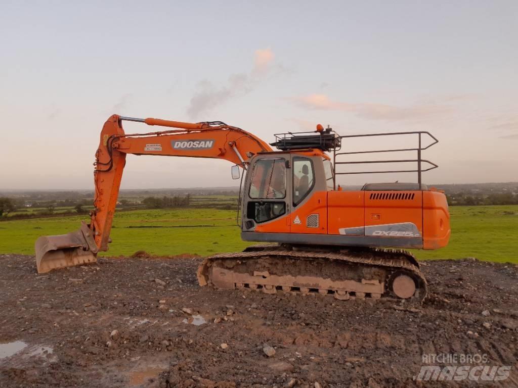 Doosan DX 225 Excavadoras sobre orugas