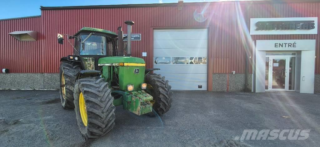 John Deere 4240 S Tractores