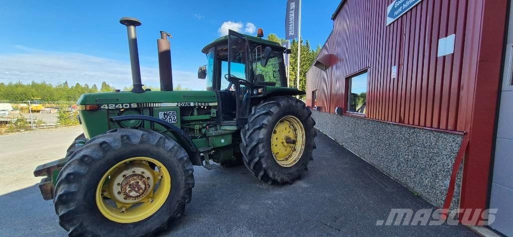 John Deere 4240 S Tractores
