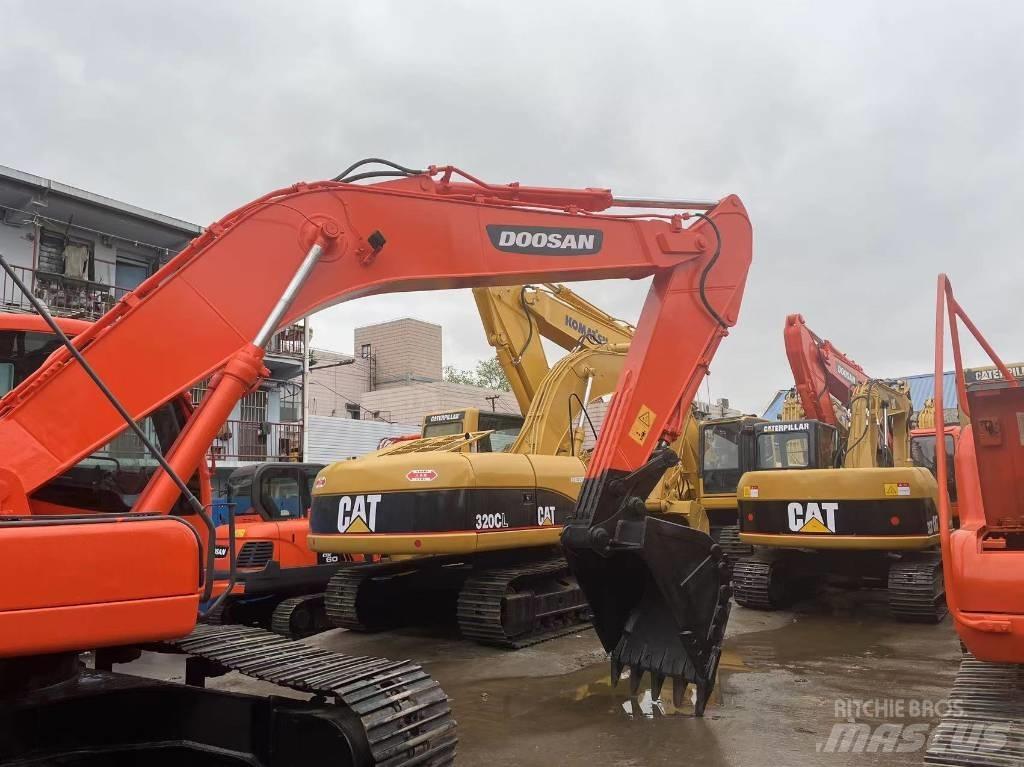 Doosan DX 225 Excavadoras sobre orugas