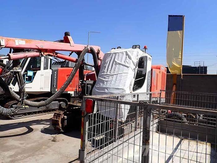 Sandvik DX800 Perforadora de superficie