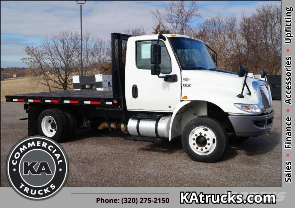 International MV 607 Camiones de cama baja