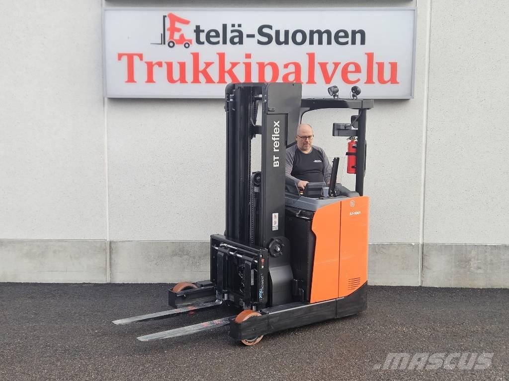 Toyota RRE 140 HE Montacargas de alcance de gran altura