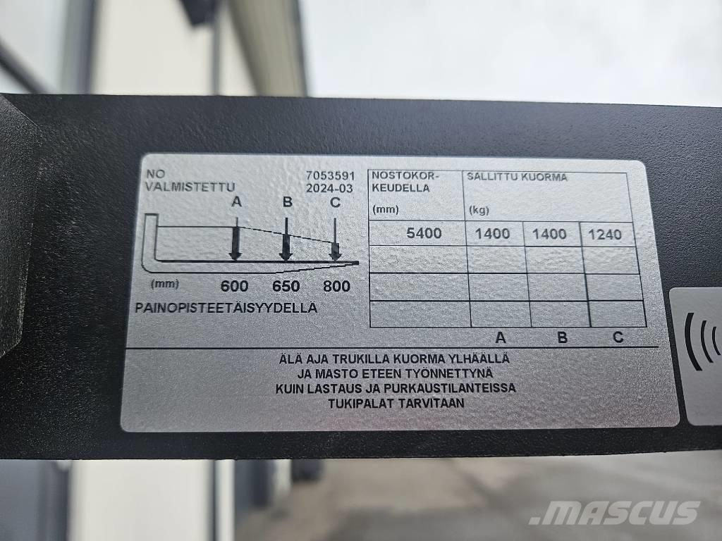 Toyota RRE 140 HE Montacargas de alcance de gran altura