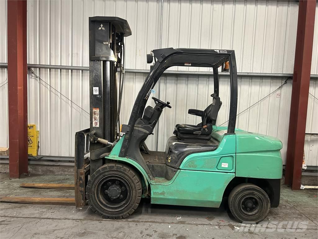 Mitsubishi FD35NT Camiones diesel