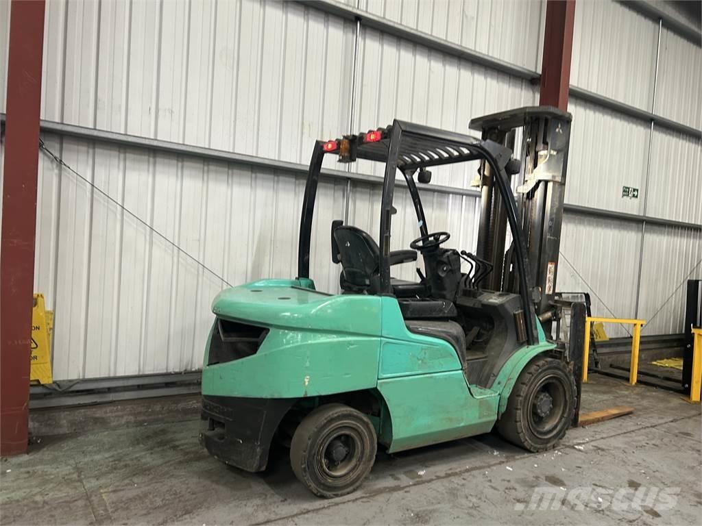 Mitsubishi FD35NT Camiones diesel